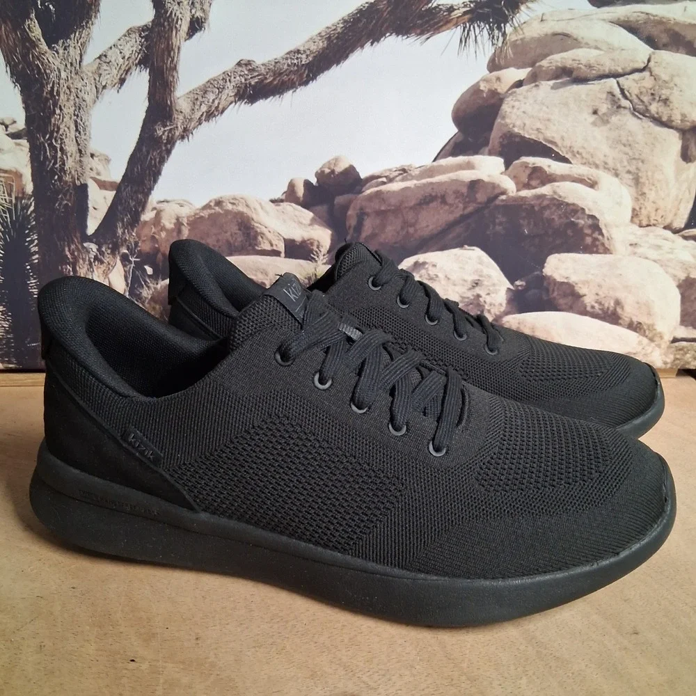 Kizik Lima Hands-Free Sneakers Mens 11 W wide Triple Black Knit Shoes Slip On
